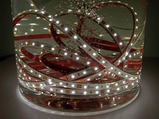 Taśma LED line 300 SMD 3528 biała dzienna 3900-4175K w osłonie silikonowej IP67 5 metrów